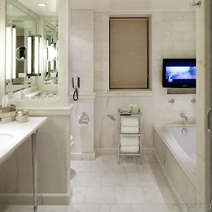 Lowell King Room